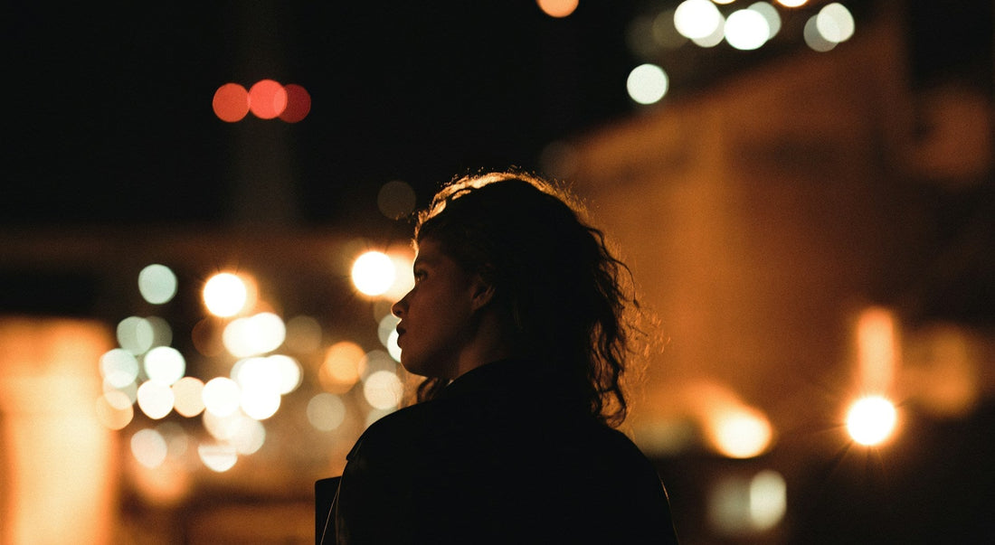 Woman walking away alone, representing self-respect, boundaries and changing the power dynamic in a relationship