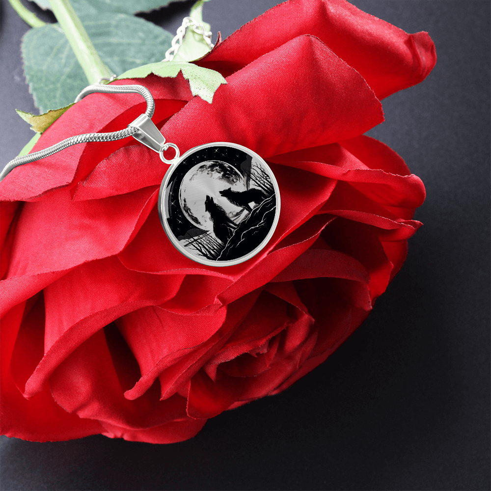 Howling Wolves Necklace – Wolf Pack Pendant Jewelry